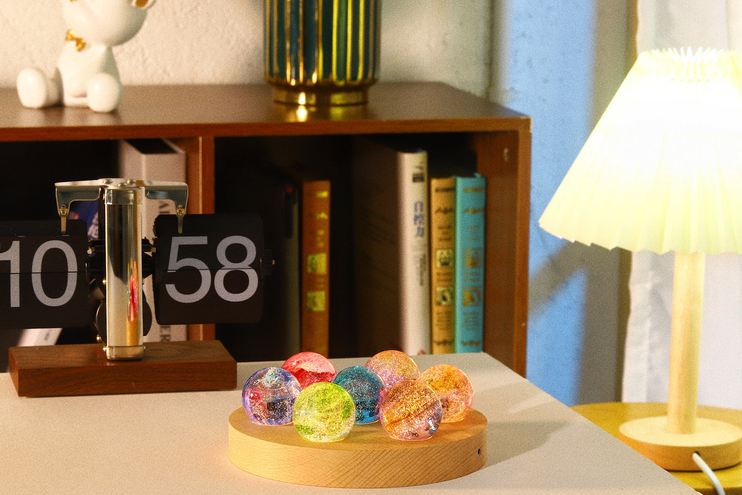 TY-935 A 7-piece set 40mm liuli ball with LED Wooden Base