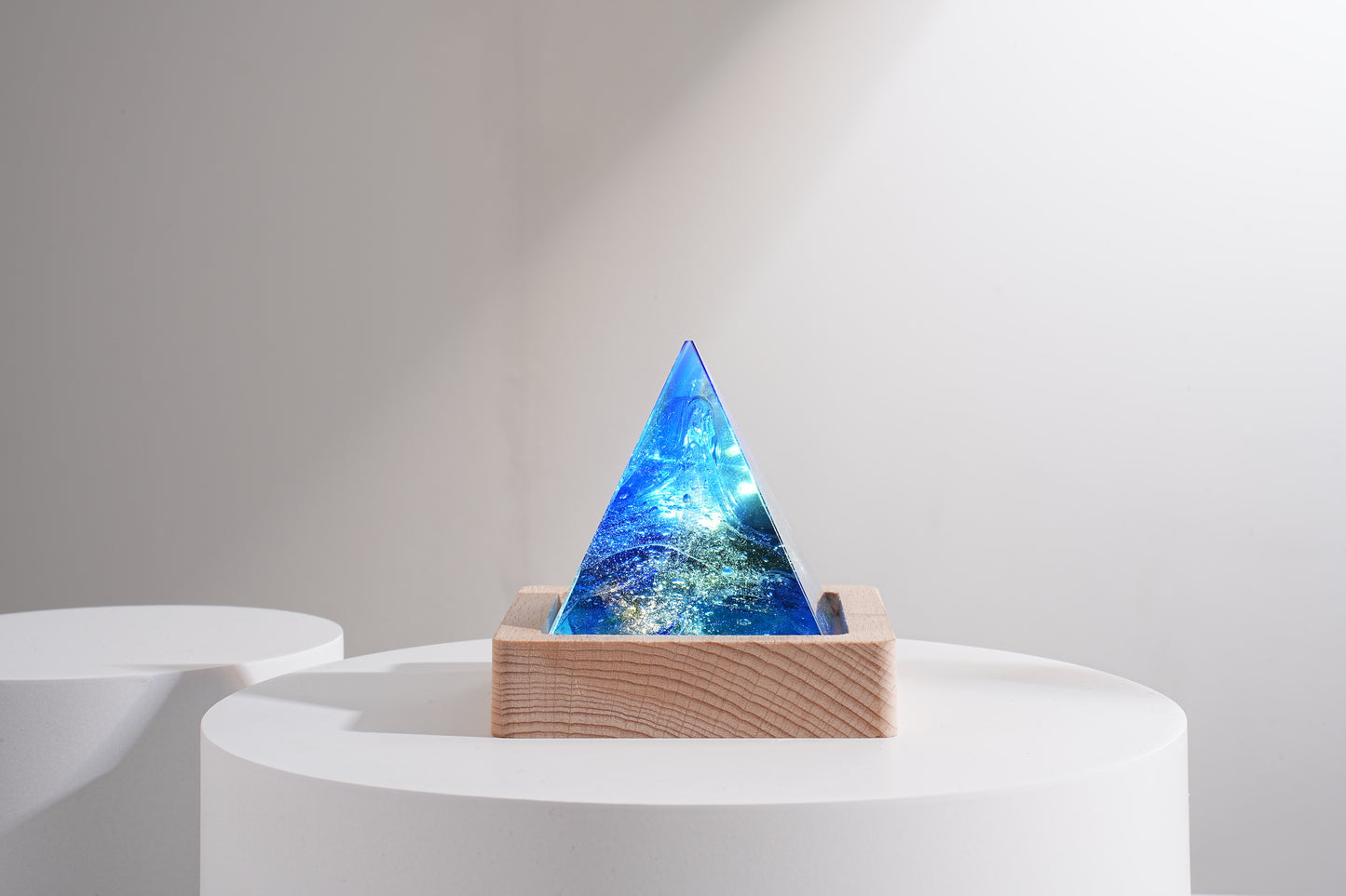 TY-937 Liuli Pyramid with LED wooden base