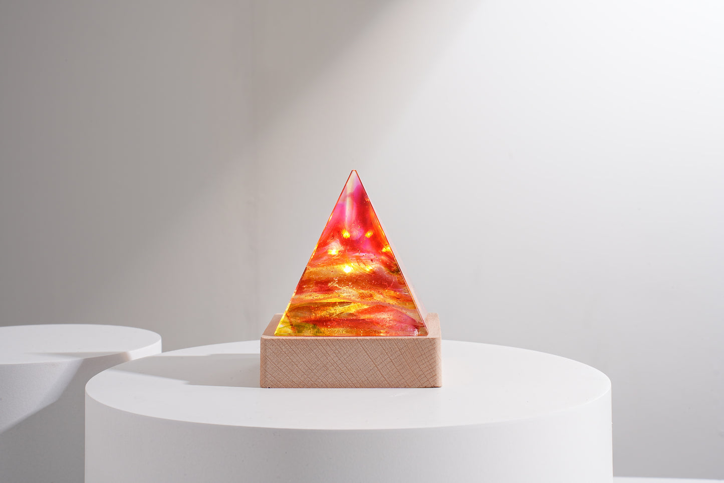 TY-937 Liuli Pyramid with LED wooden base