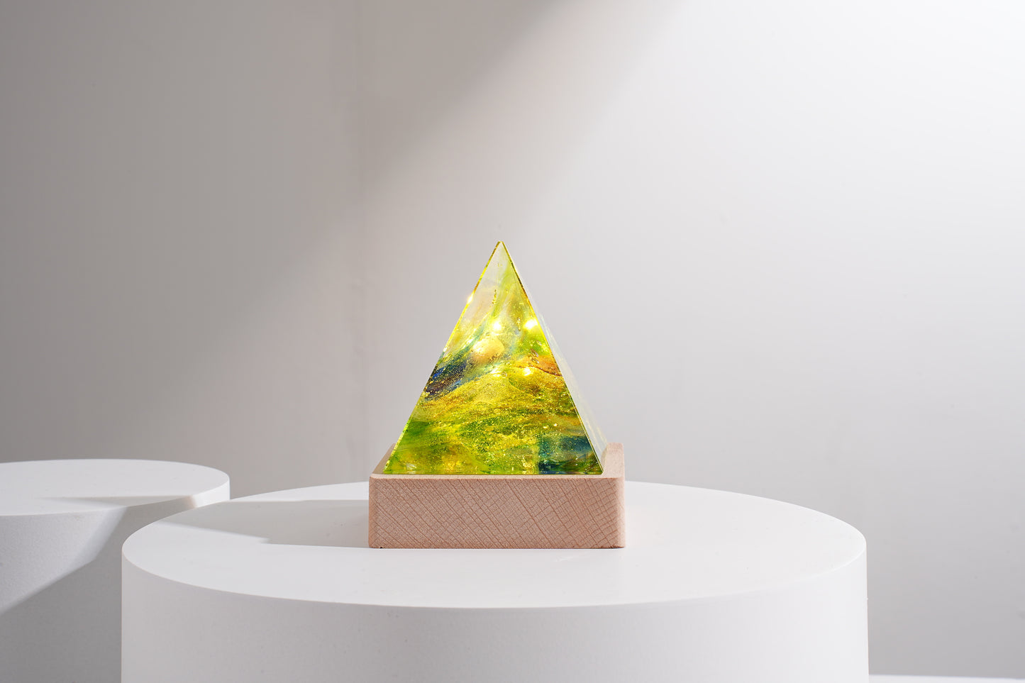 TY-937 Liuli Pyramid with LED wooden base
