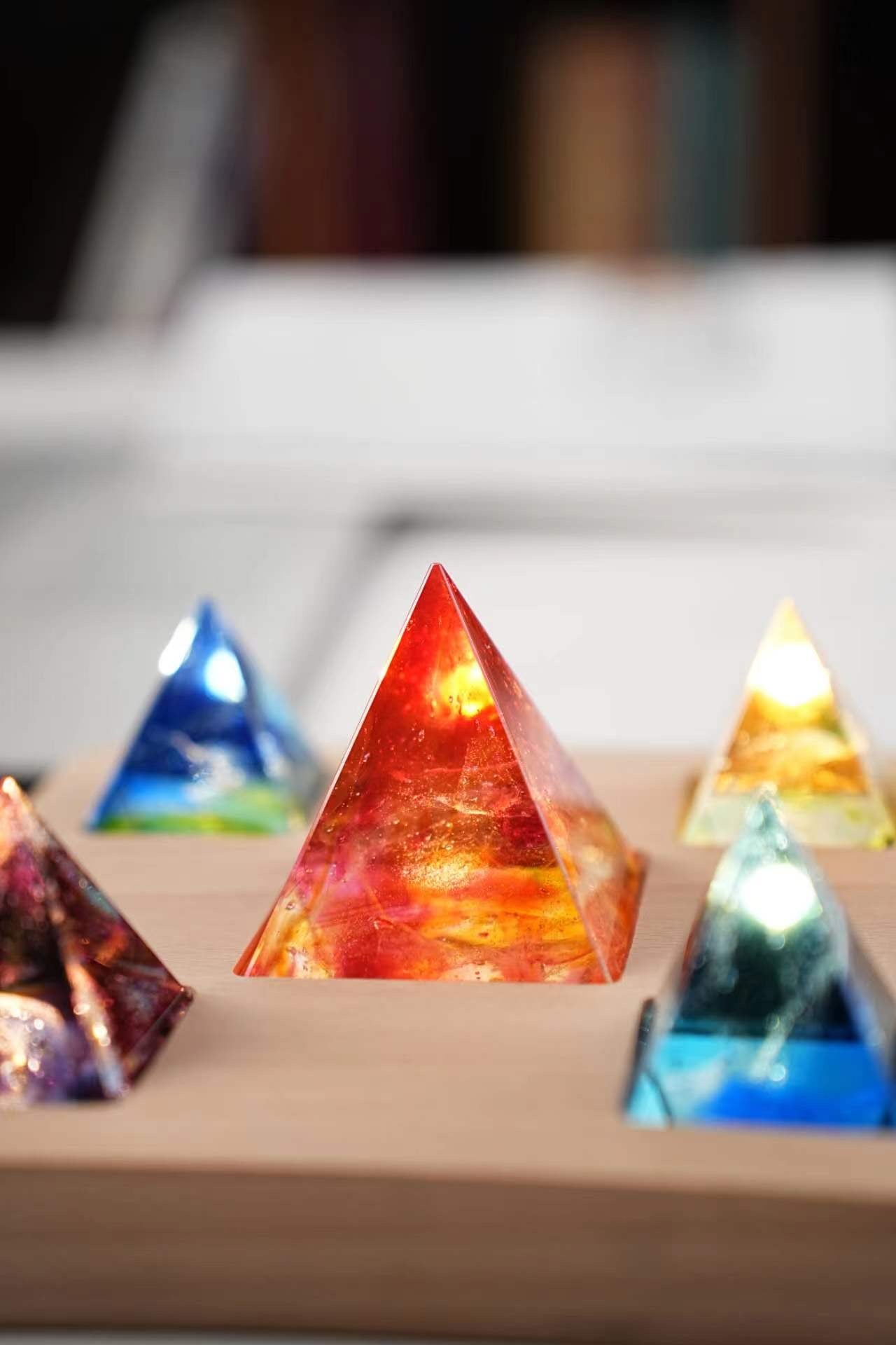 TY-937 Liuli Pyramid with LED wooden base