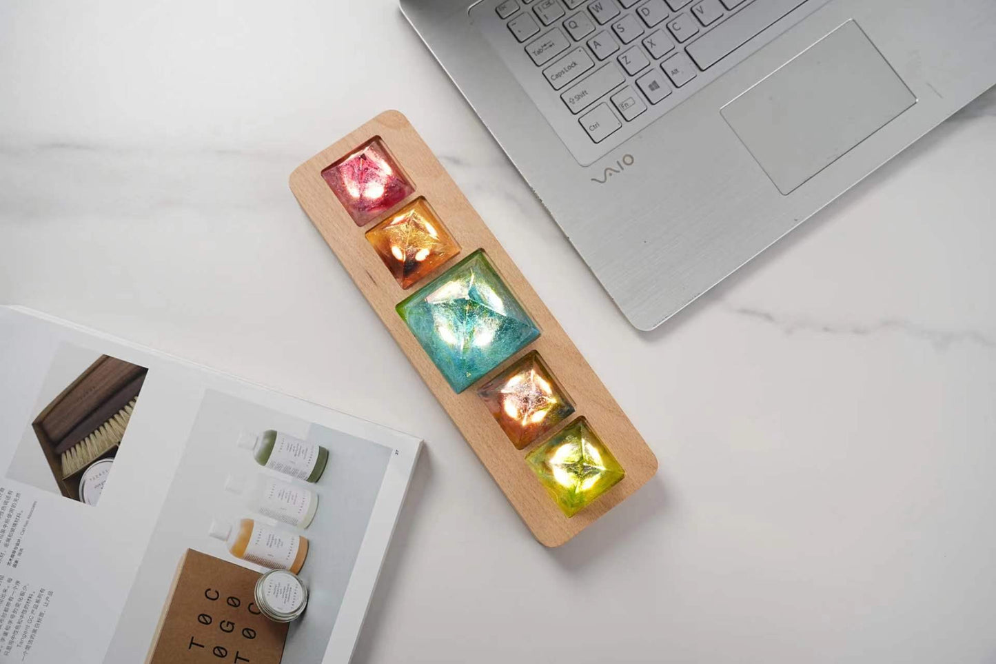 TY-937 Liuli Pyramid with LED wooden base