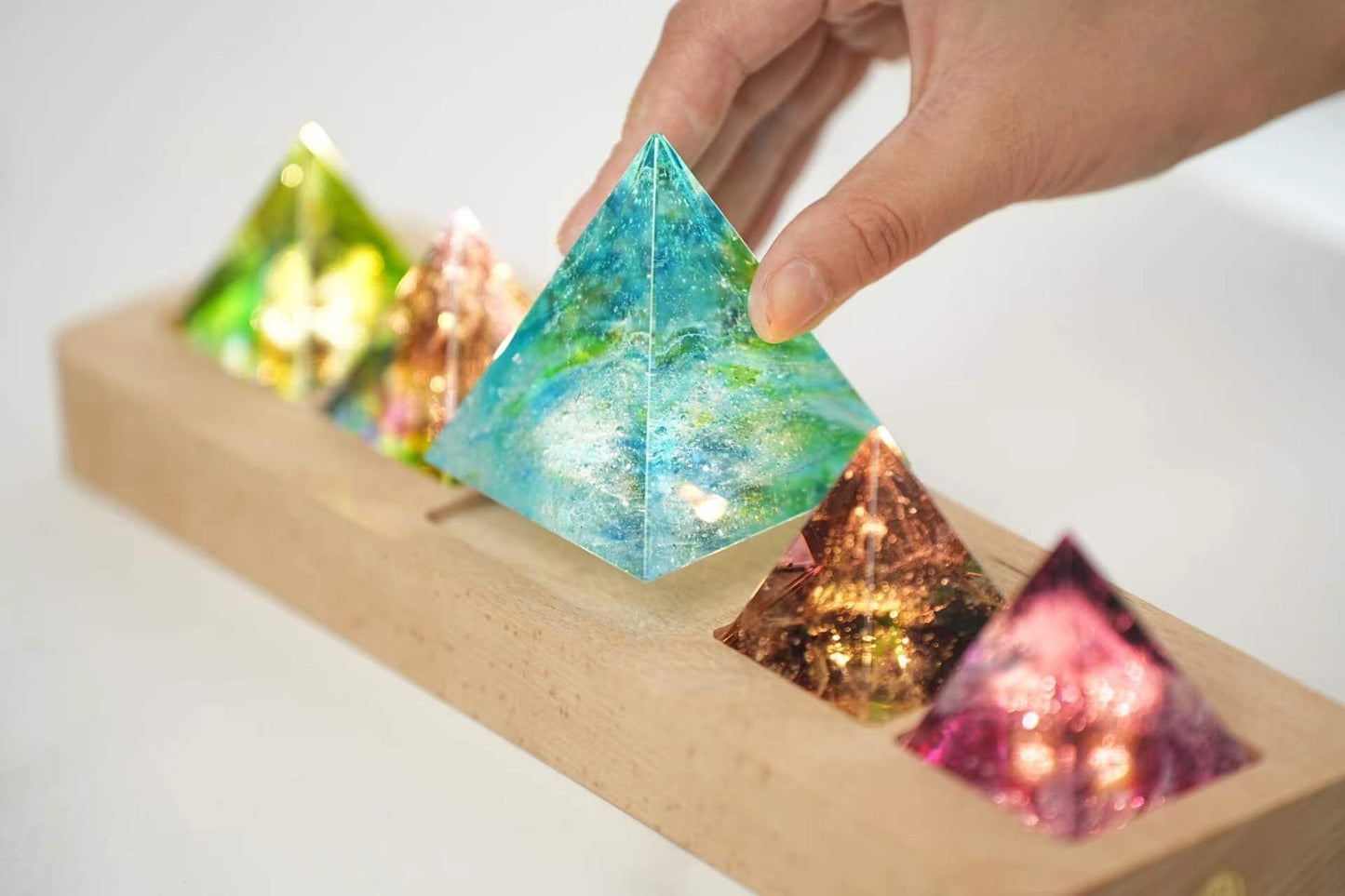 TY-937 Liuli Pyramid with LED wooden base