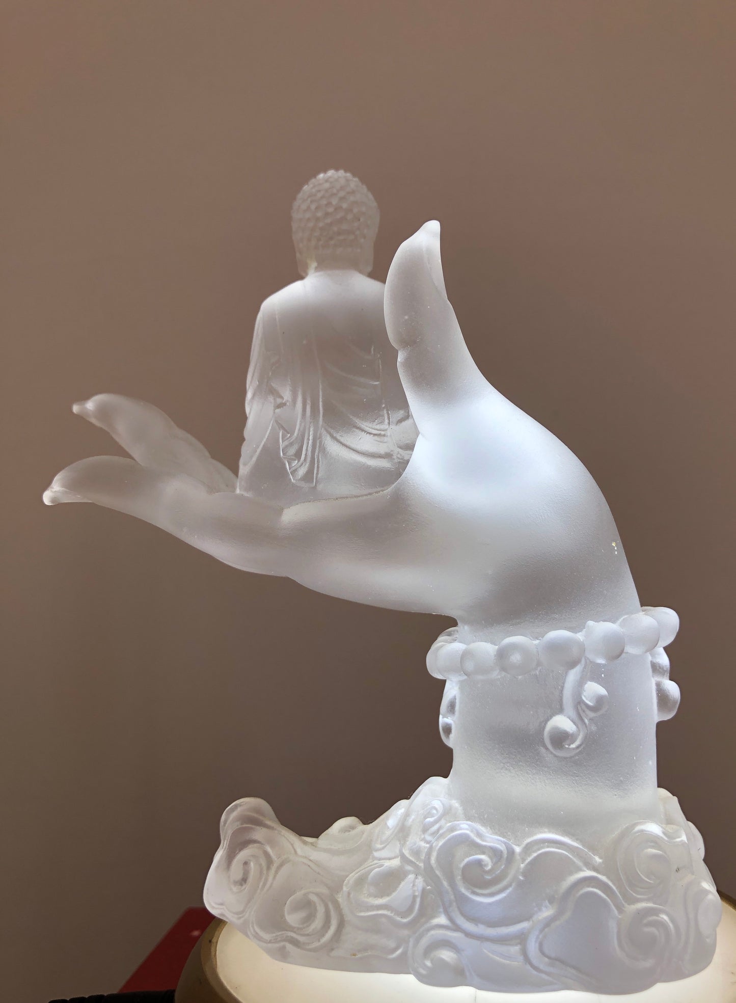 TXF-902 OEM/ODM Buddha in the Palm Liuli Crystal Zen Garden Shakyamuni Buddha statue