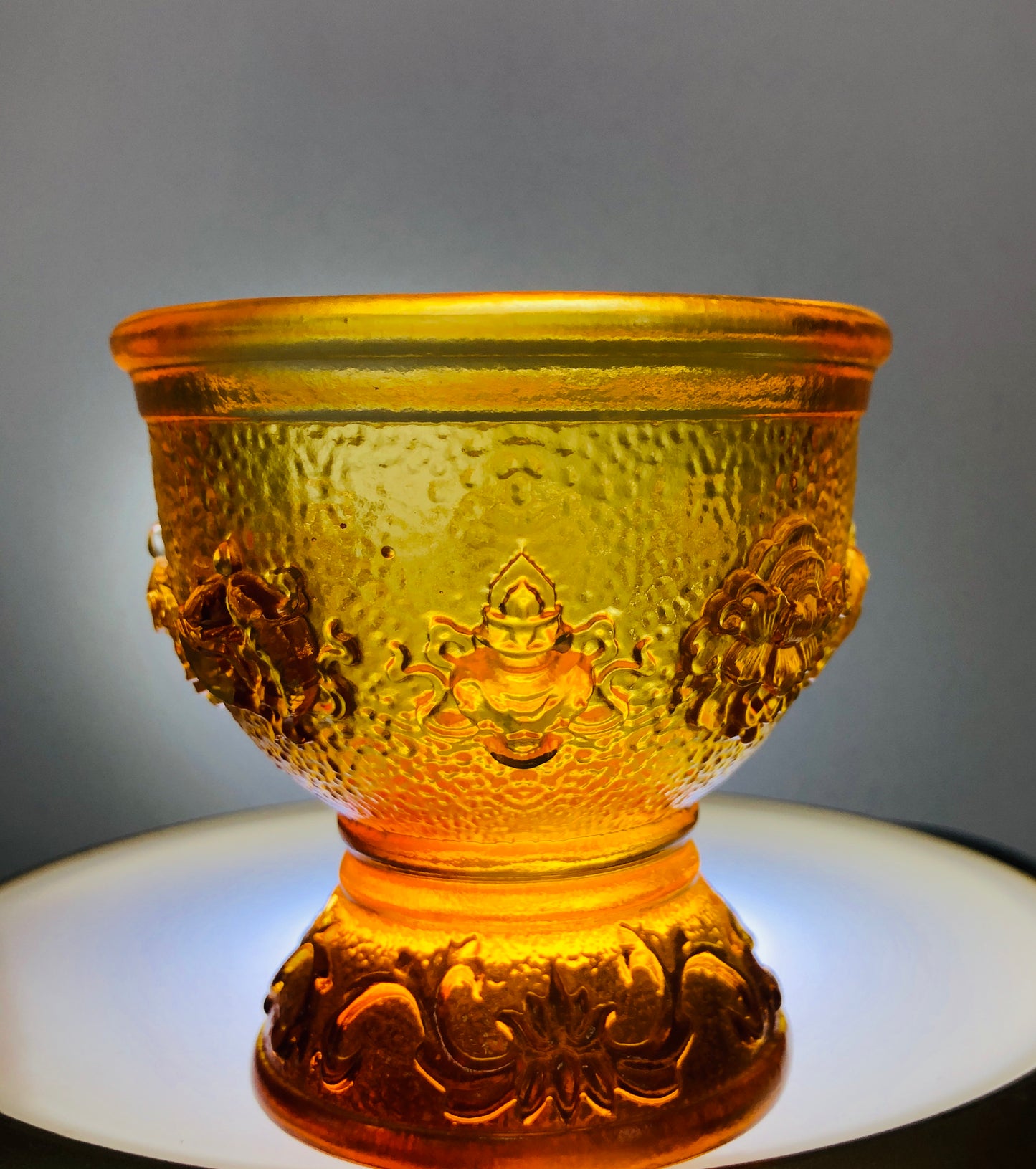 TXJ-281 Eight-auspicious water Cup Liuli Material