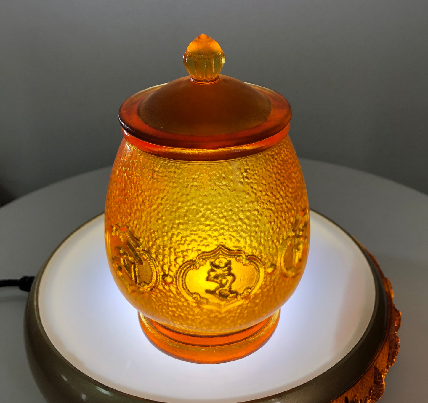 TXJ-261 Traditional Liuli Glass cup with Lid Om mani padme hum six words symbol