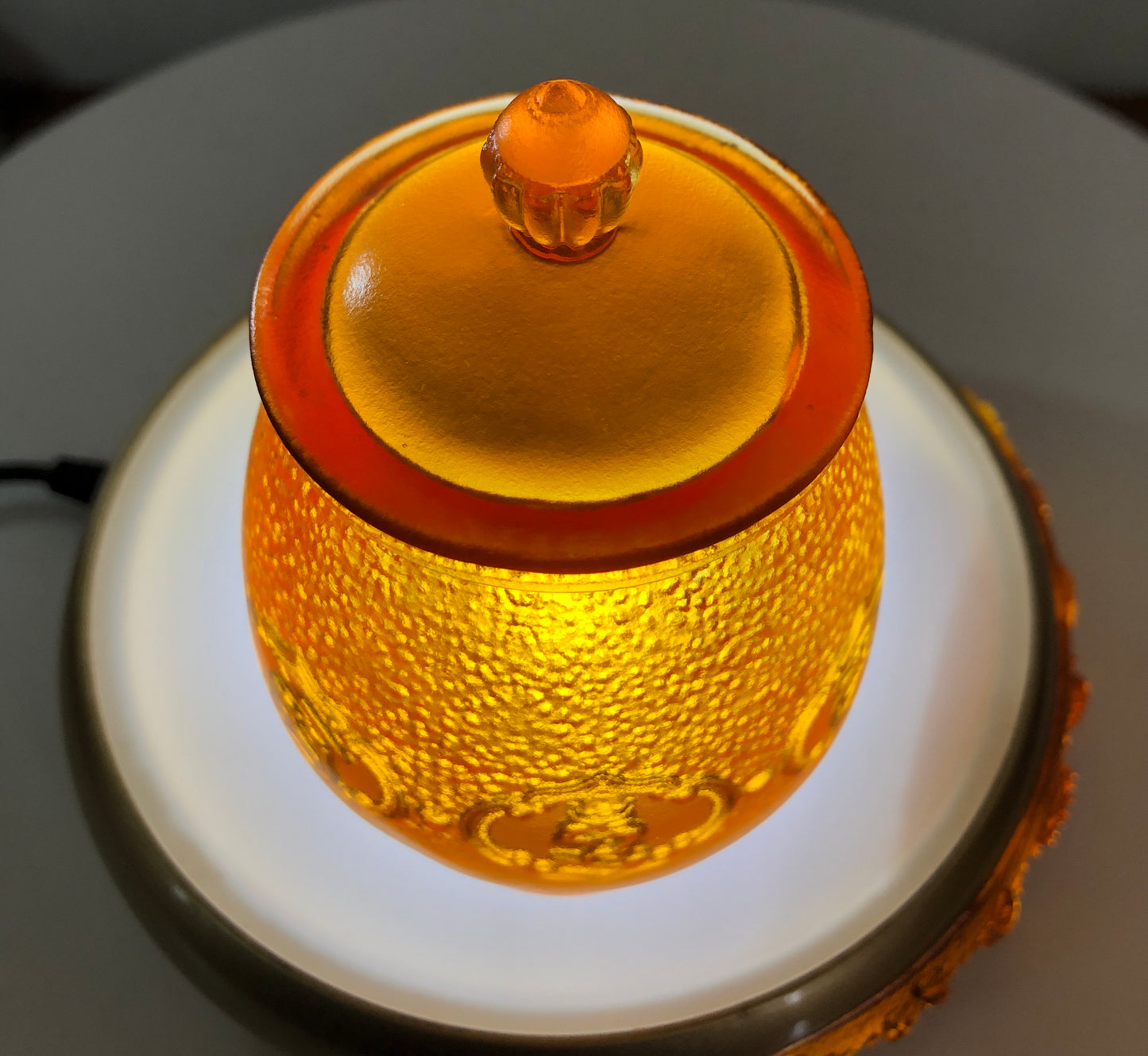 TXJ-261 Traditional Liuli Glass cup with Lid Om mani padme hum six words symbol