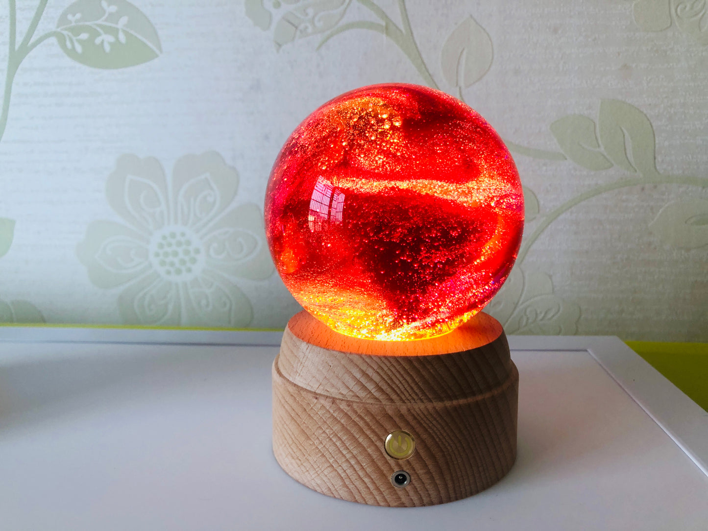 TY-936 Dia.:60mm/80mm/100mm liuli ball with LED Wooden Base