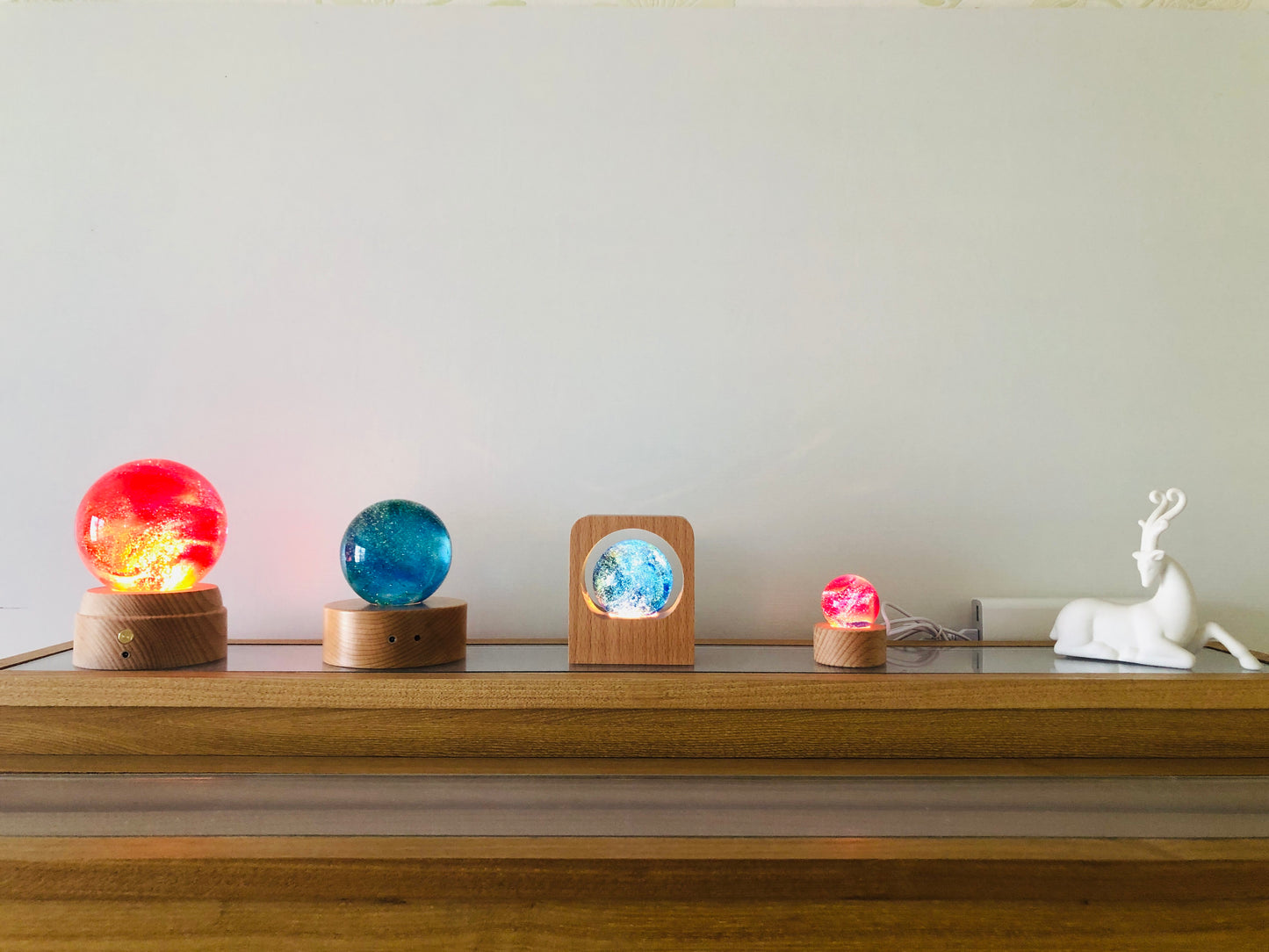 TY-936 Dia.:60mm/80mm/100mm liuli ball with LED Wooden Base