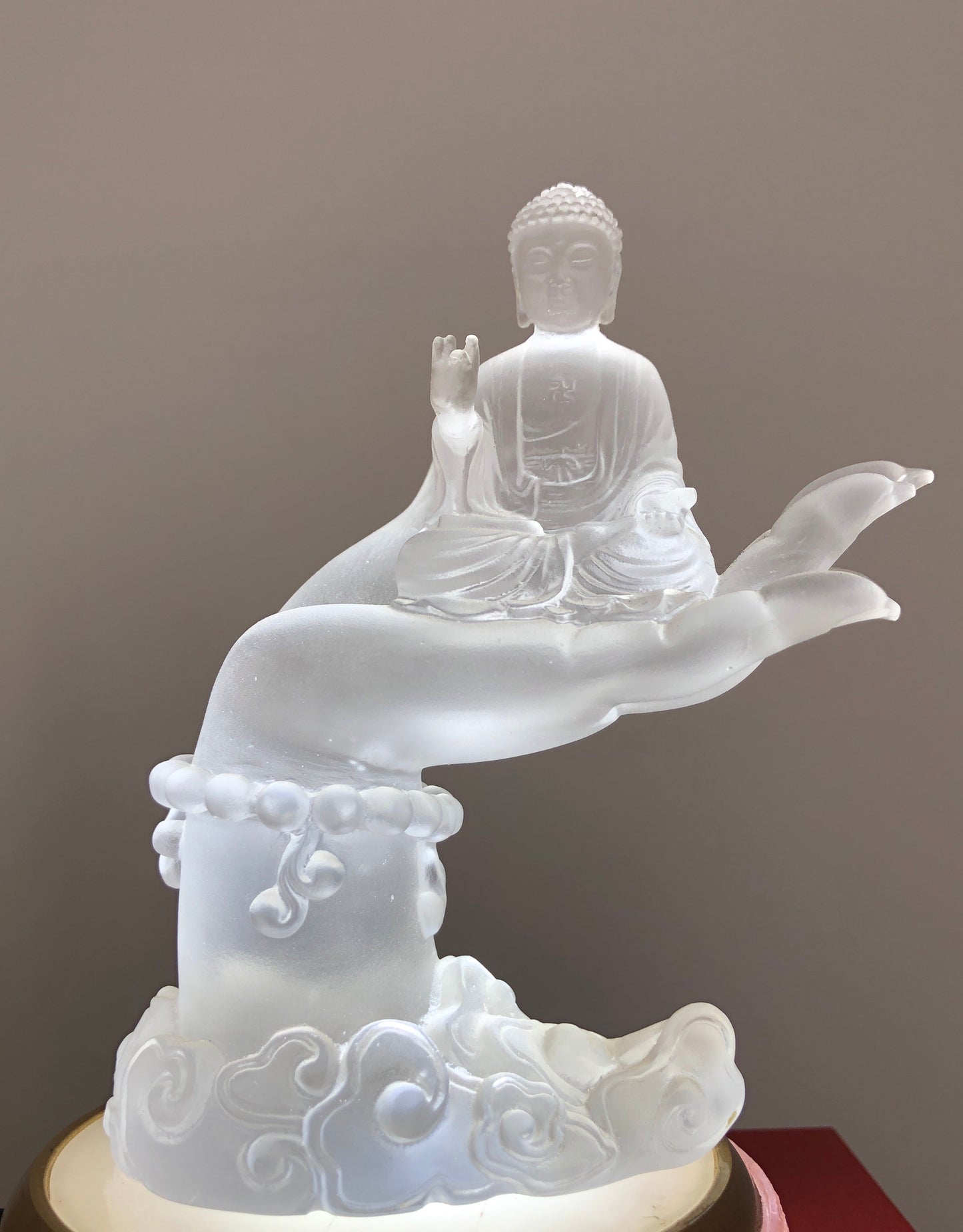 TXF-902 OEM/ODM Buddha in the Palm Liuli Crystal Zen Garden Shakyamuni Buddha statue