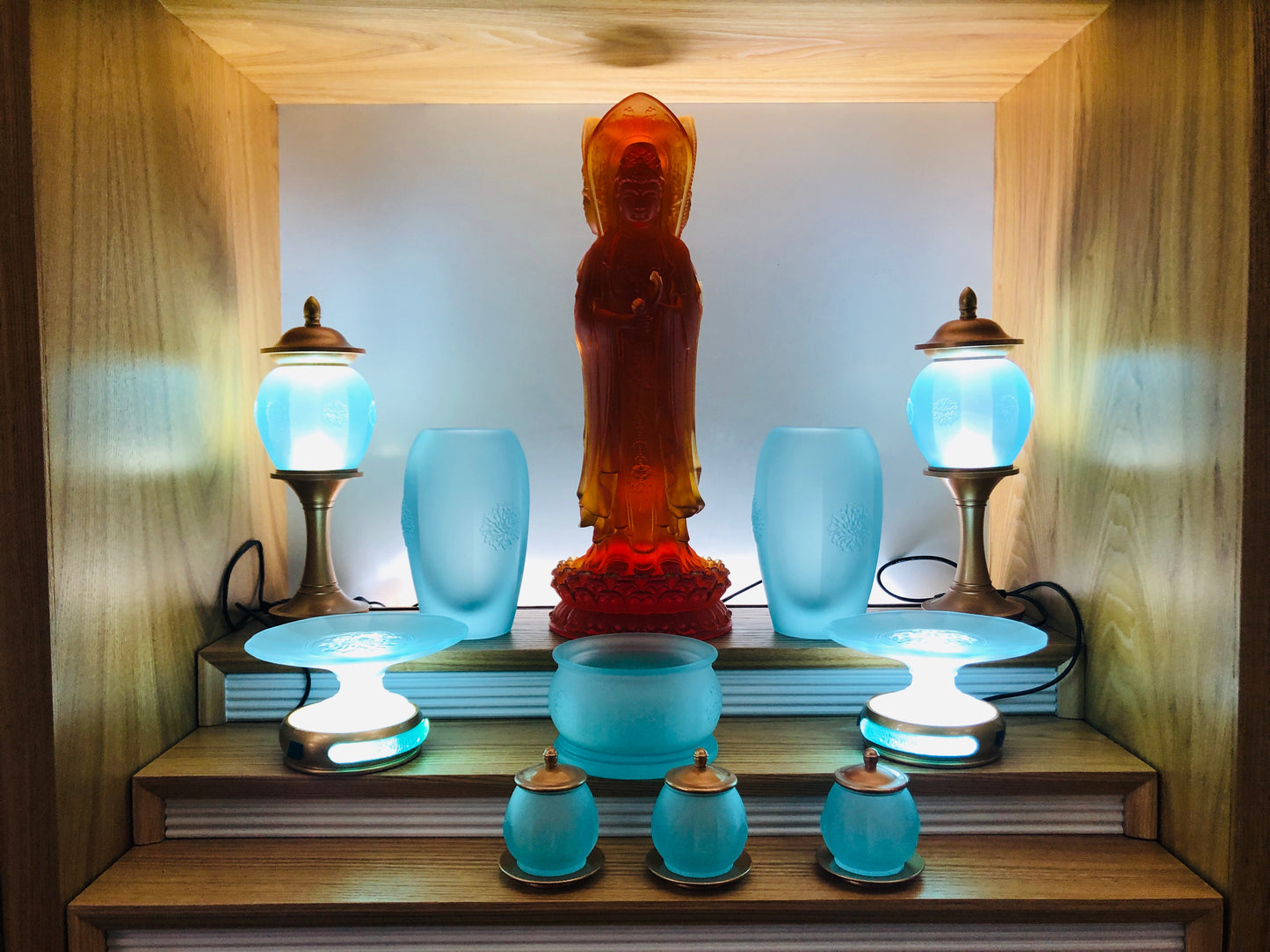 TXF-915 Trihedron Kwan-yin Guanyin Buddha Statue Traditional Liuli Crystal Colored Glaze Sculpture