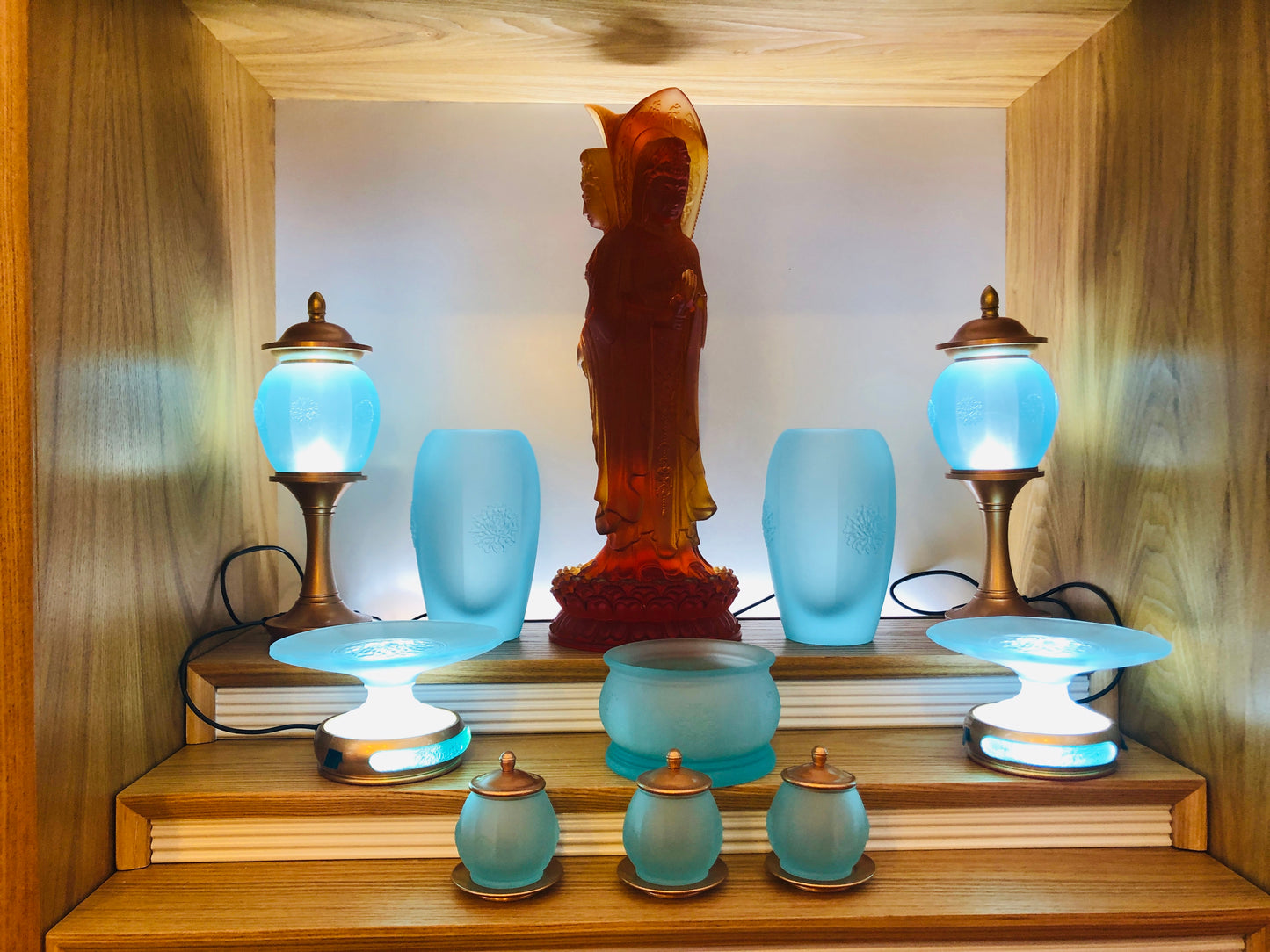 TXF-915 Trihedron Kwan-yin Guanyin Buddha Statue Traditional Liuli Crystal Colored Glaze Sculpture