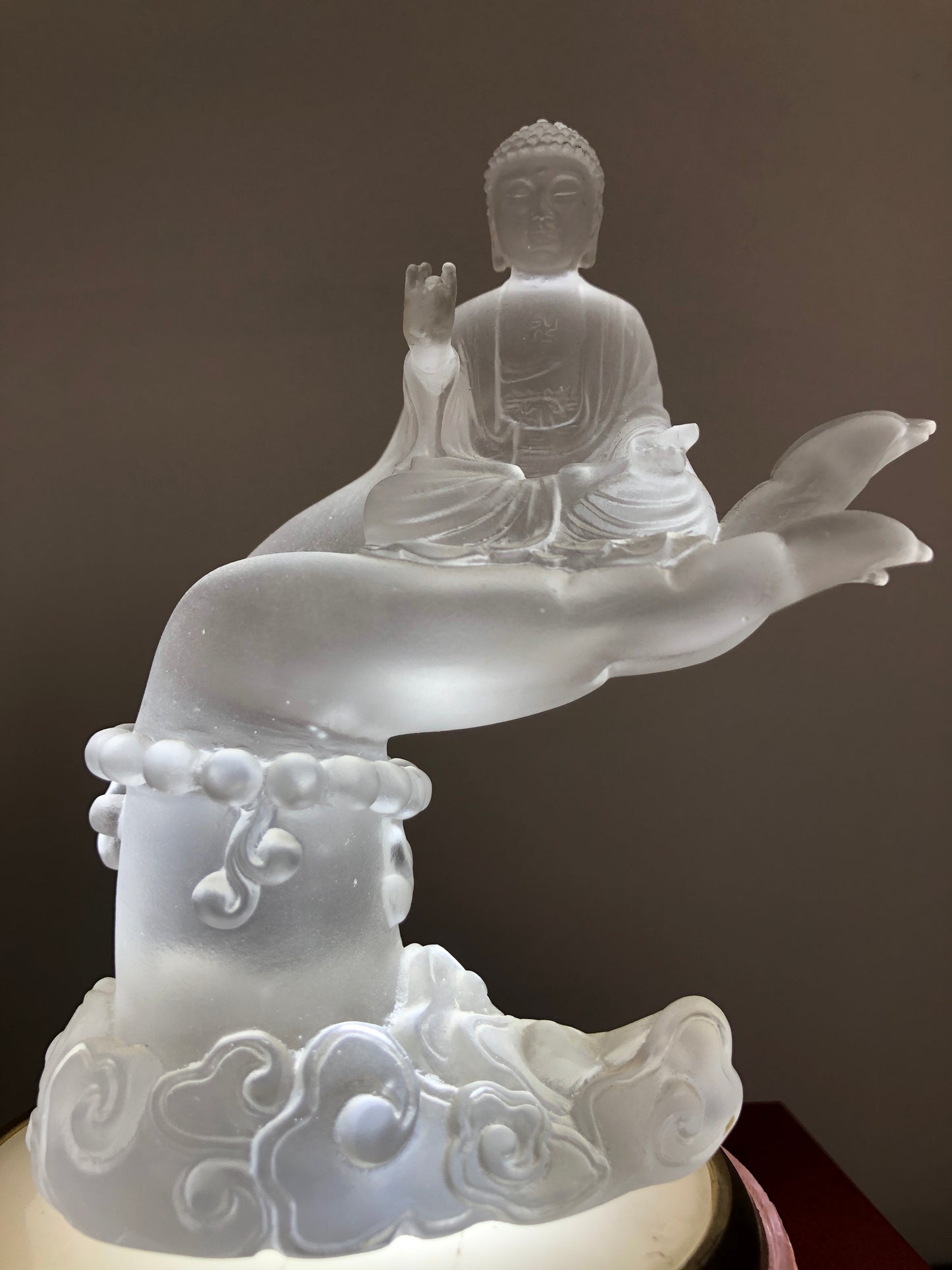 TXF-902 OEM/ODM Buddha in the Palm Liuli Crystal Zen Garden Shakyamuni Buddha statue