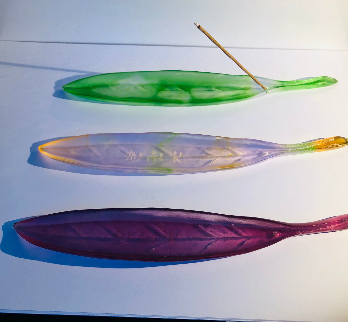 TXJ-923 Home Decoration Incense Stick Holder Leaf shape Liuli Material