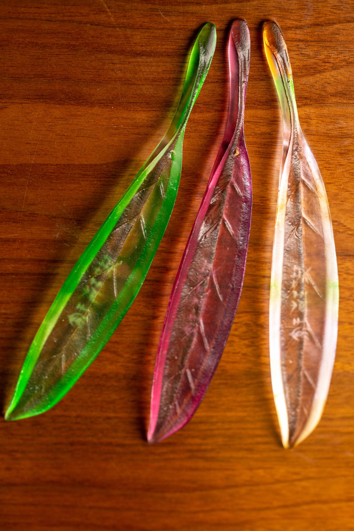 TXJ-923 Home Decoration Incense Stick Holder Leaf shape Liuli Material